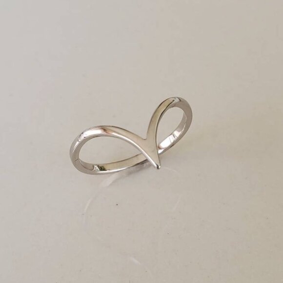 Sterling Silver Chevron Ring, V Women Ring, Simple Stack Ring,Dainty Silver Ring - Picture 7 of 9